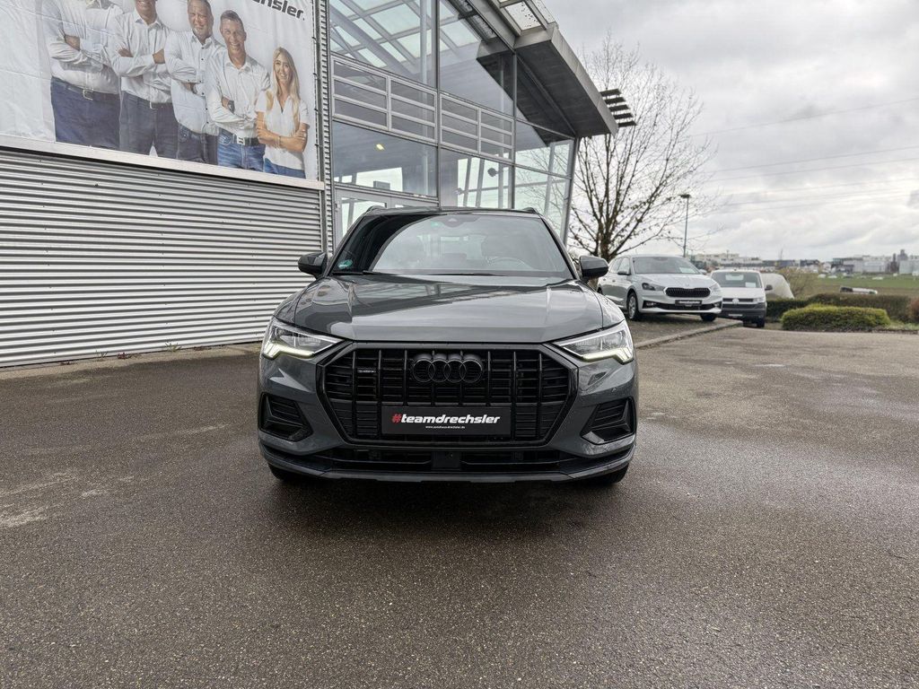 Audi Q3 2023 г. Серый, пробег 59937 км
