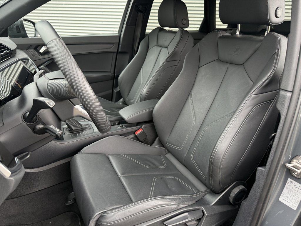 Audi Q3 2023 г. Серый, пробег 59937 км