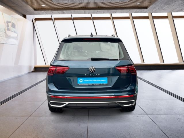 Volkswagen Tiguan 2023 г. Синий, пробег 34387 км
