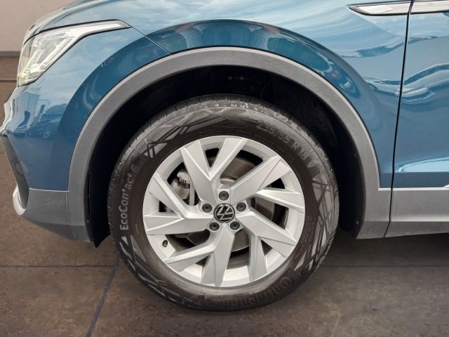 Volkswagen Tiguan 2023 г. Синий, пробег 34387 км