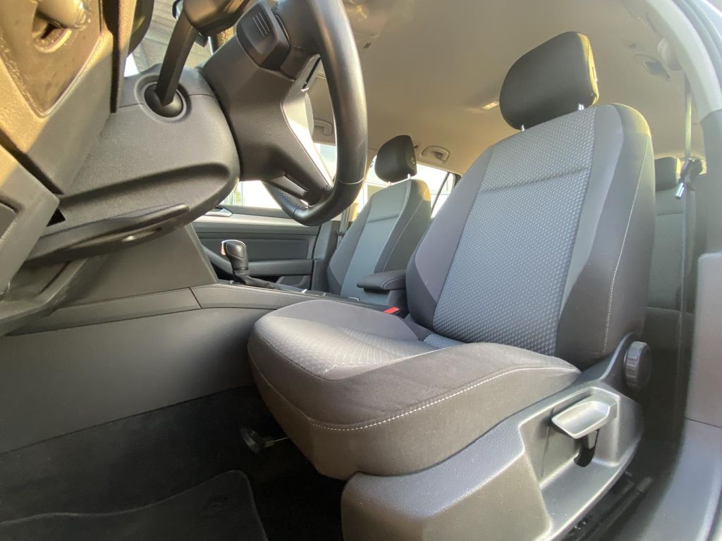 Volkswagen PASSAT VARIANT 2023 г. Серый, пробег 29204 км