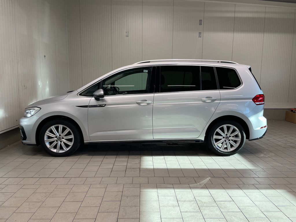 Volkswagen Touran 2022 г. Серебристый, пробег 52600 км