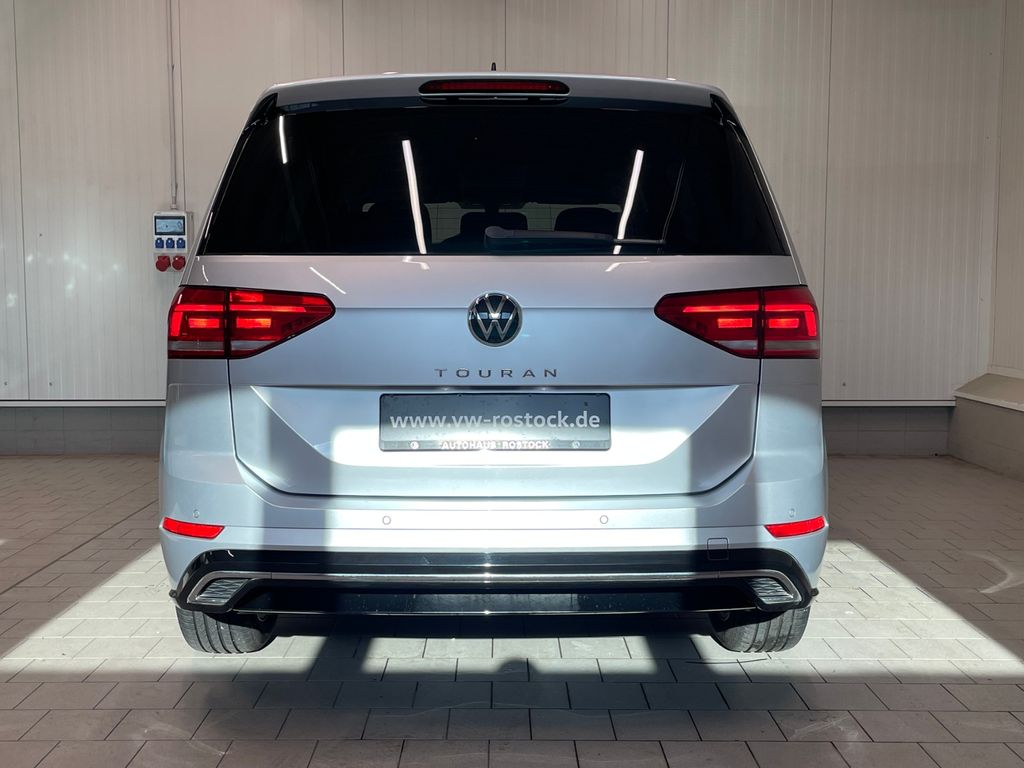 Volkswagen Touran 2022 г. Серебристый, пробег 52600 км