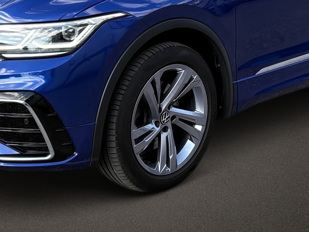 Volkswagen Tiguan 2022 г. Синий, пробег 42580 км