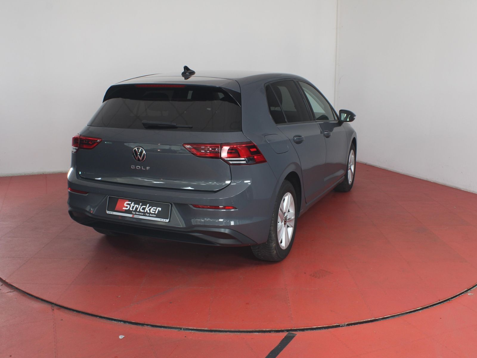 Volkswagen Golf 2023 г. Серый, пробег 49851 км