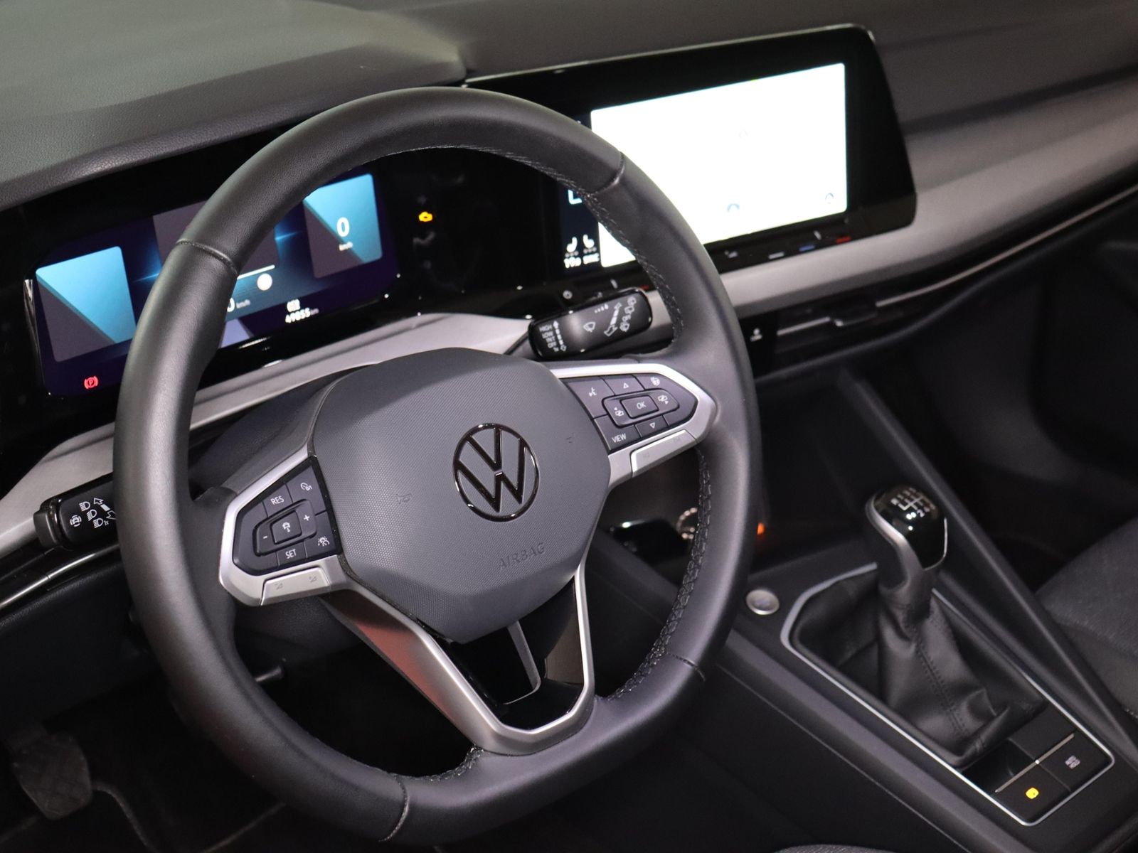 Volkswagen Golf 2023 г. Серый, пробег 49851 км