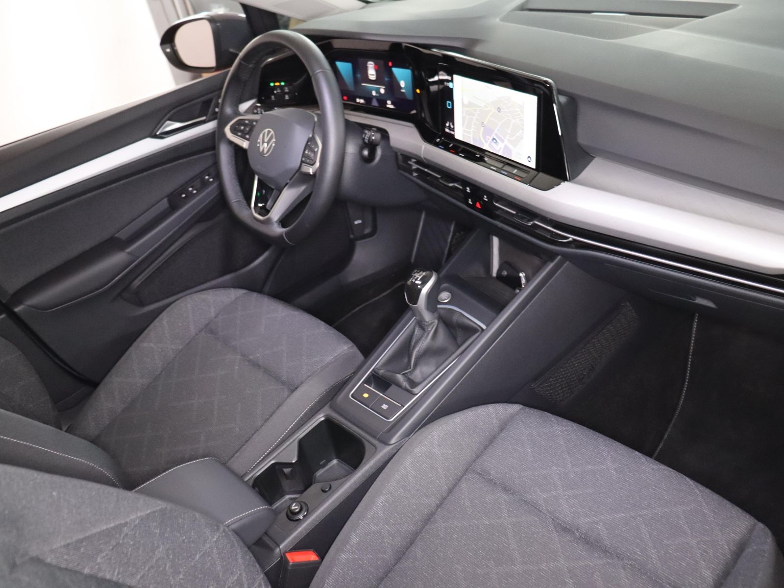 Volkswagen Golf 2023 г. Серый, пробег 49851 км