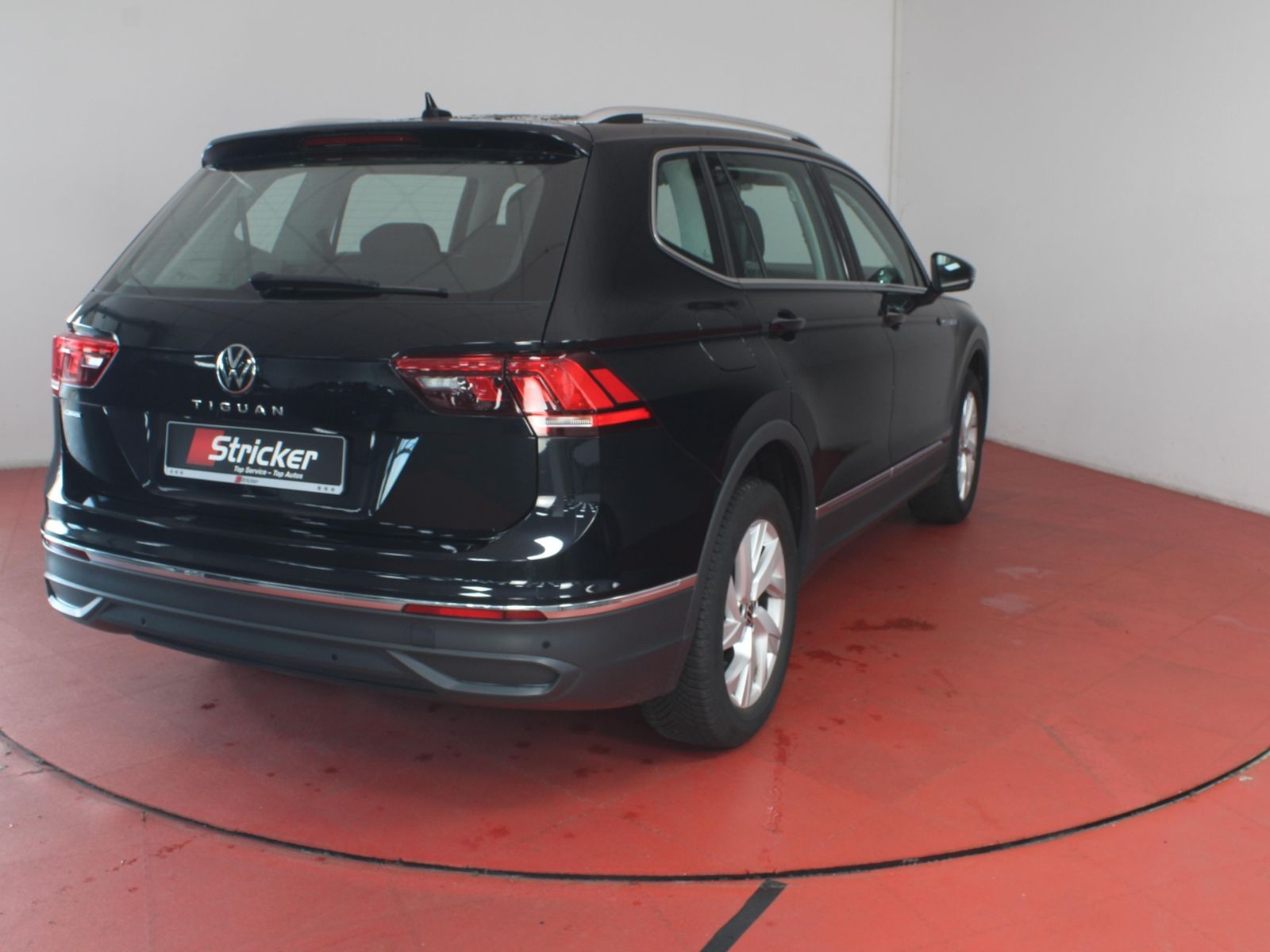 Volkswagen TIGUAN ALLSPACE 2025 г. Чёрный, пробег 35774 км