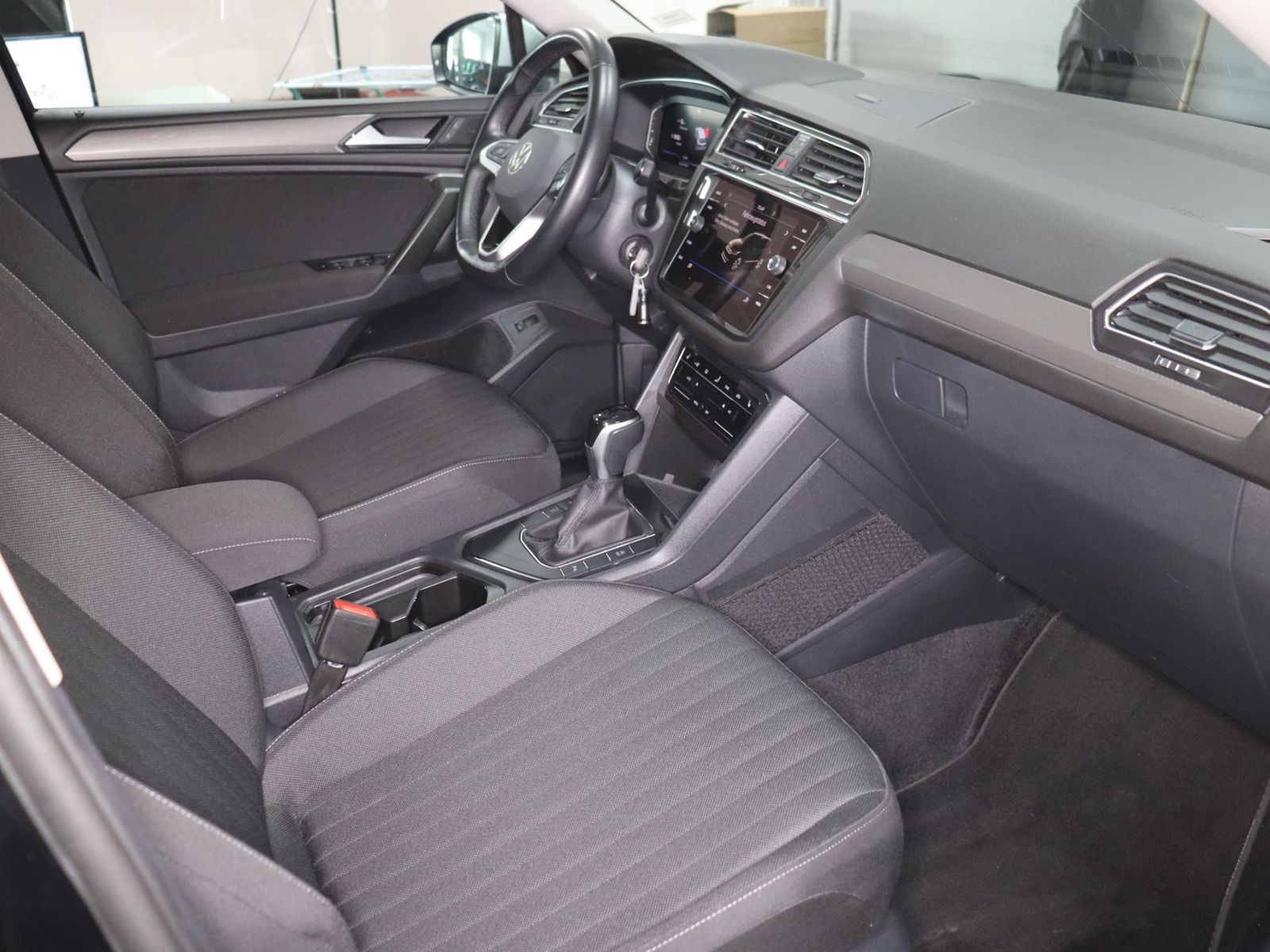 Volkswagen TIGUAN ALLSPACE 2025 г. Чёрный, пробег 35774 км