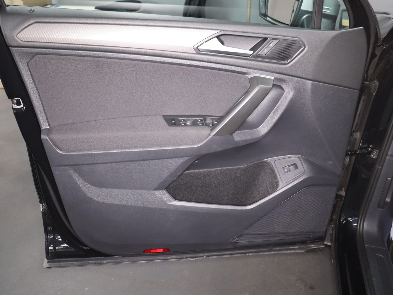 Volkswagen TIGUAN ALLSPACE 2025 г. Чёрный, пробег 35774 км
