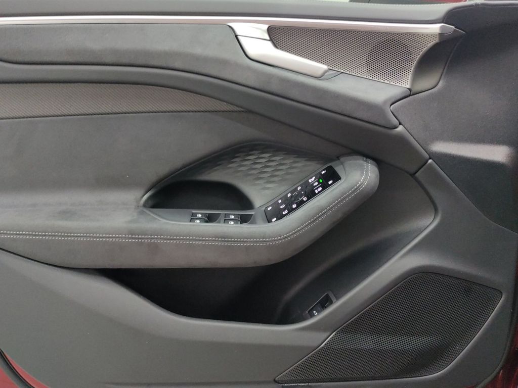 Audi A6 2025 г. Красный, пробег 10373 км