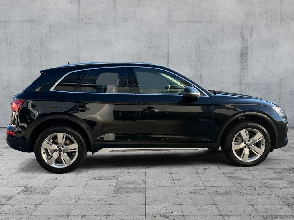 Audi Q5 2023 г. Чёрный, пробег 58776 км