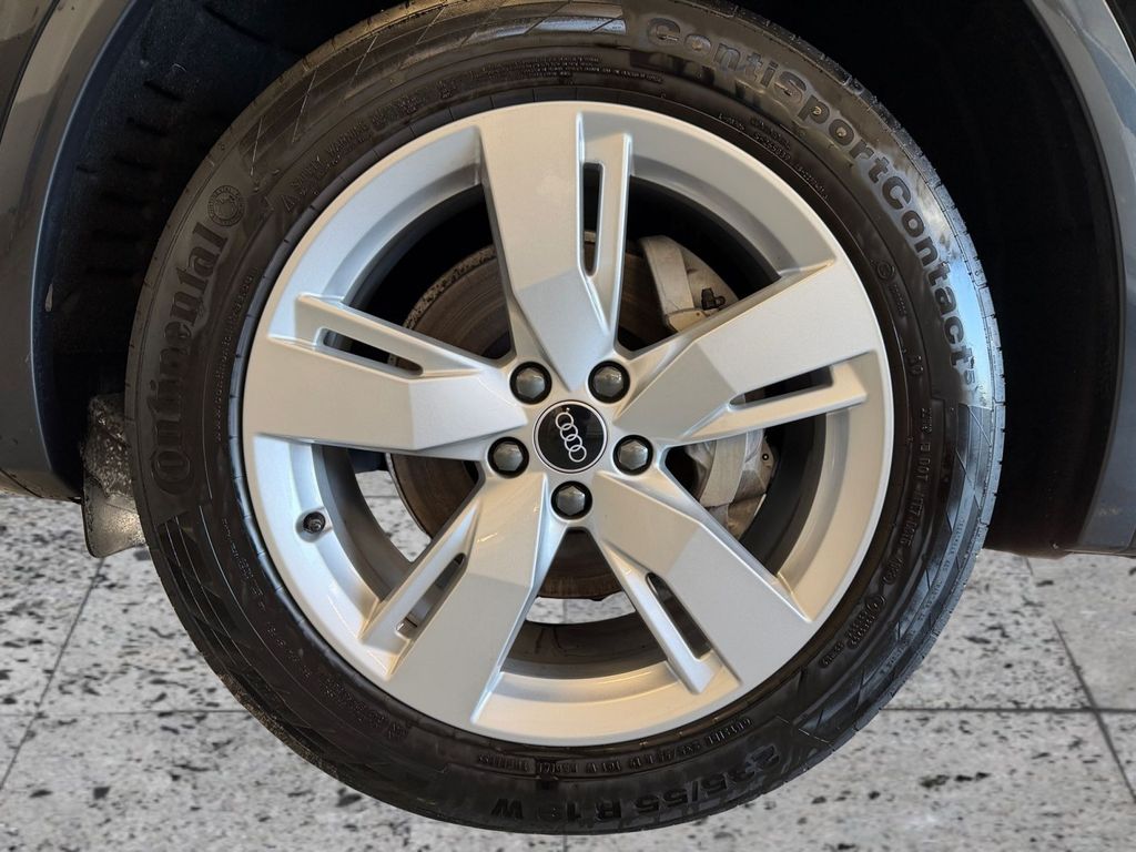 Audi Q5 2023 г. Чёрный, пробег 58776 км