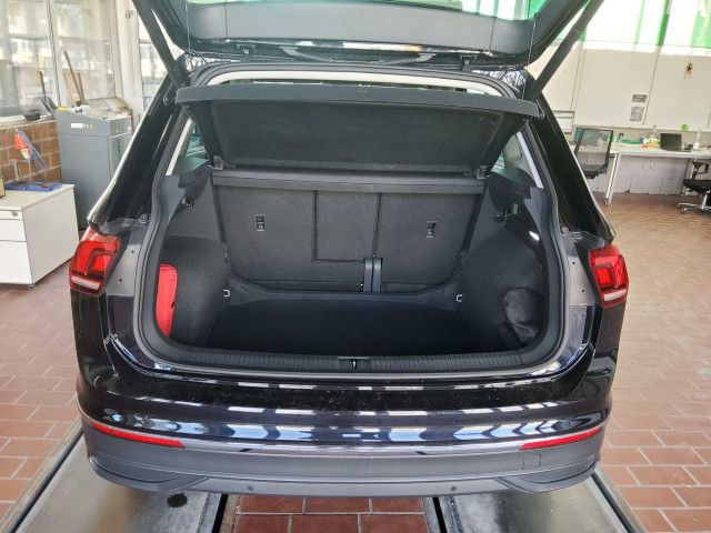 Volkswagen Tiguan 2022 г. Чёрный, пробег 56125 км