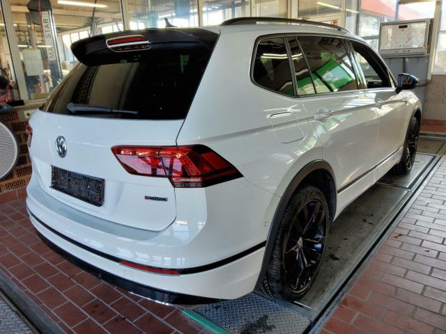 Volkswagen TIGUAN ALLSPACE 2021 г. Белый, пробег 58688 км