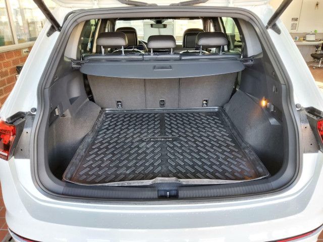 Volkswagen TIGUAN ALLSPACE 2021 г. Белый, пробег 58688 км