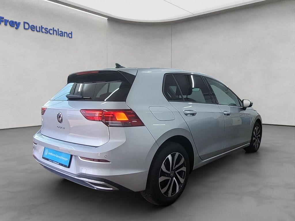 Volkswagen Golf 2022 г. Серебристый, пробег 35800 км