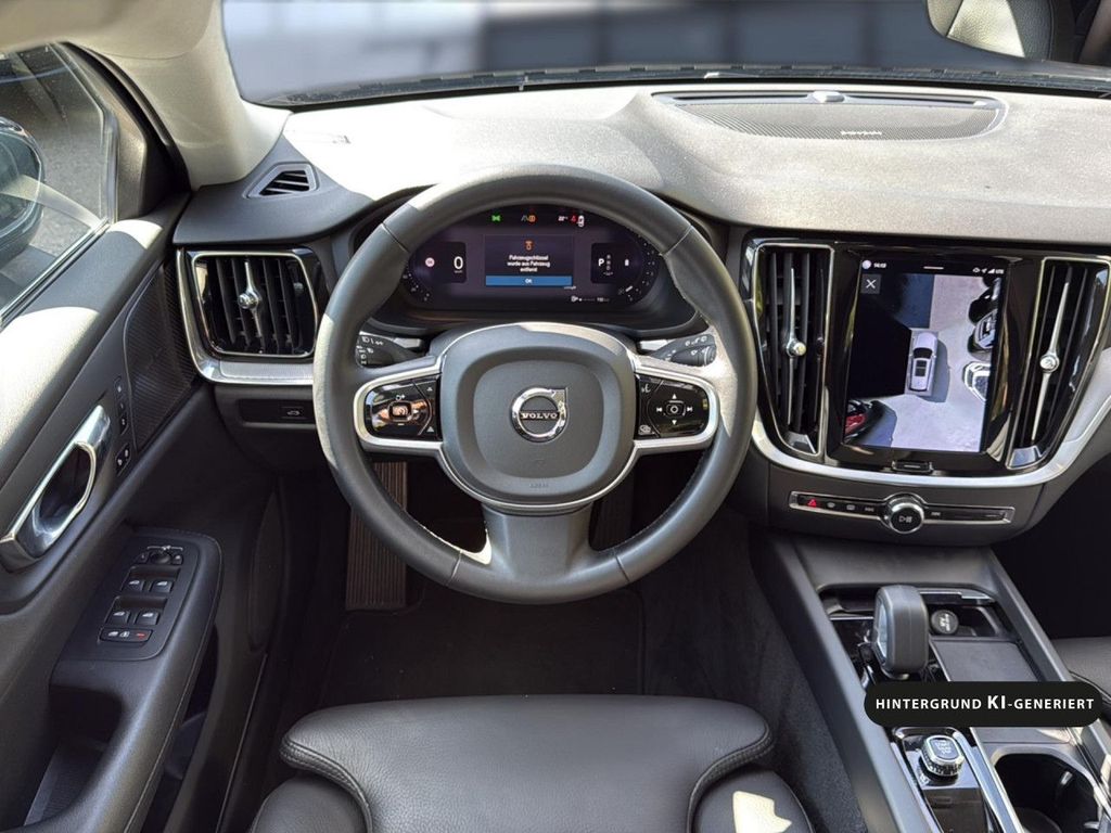 Volvo V60 2022 г. Синий, пробег 55750 км