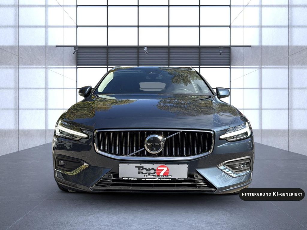 Volvo V60 2022 г. Синий, пробег 55750 км