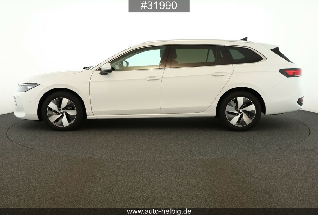 Volkswagen PASSAT VARIANT 2024 г. Белый, пробег 31100 км