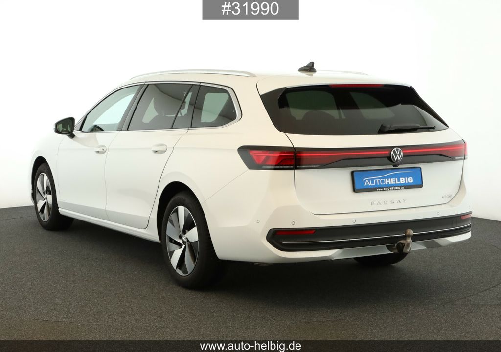 Volkswagen PASSAT VARIANT 2024 г. Белый, пробег 31100 км