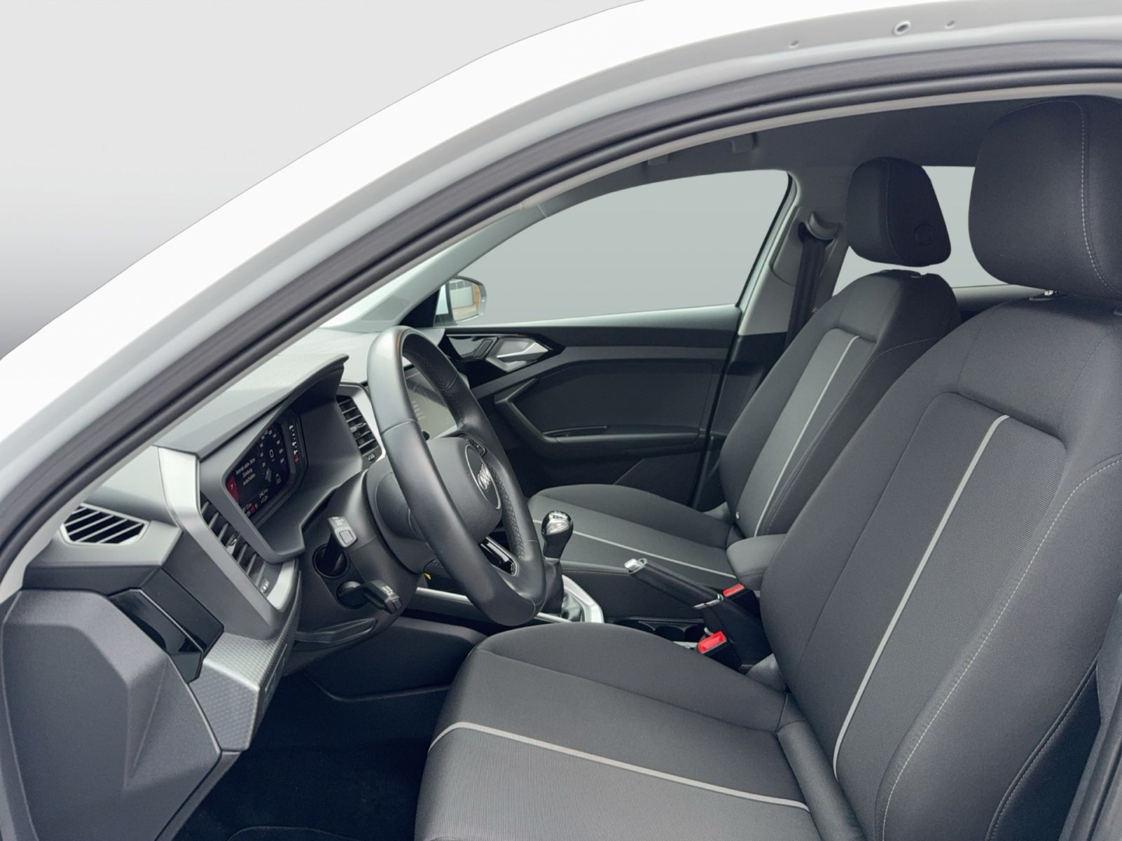 Audi A1 2022 г. Белый, пробег 38111 км