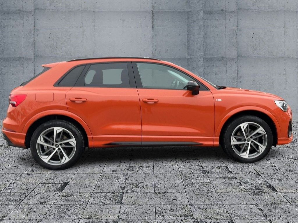 Audi Q3 2023 г. Оранжевый, пробег 31700 км