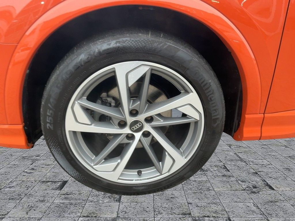 Audi Q3 2023 г. Оранжевый, пробег 31700 км