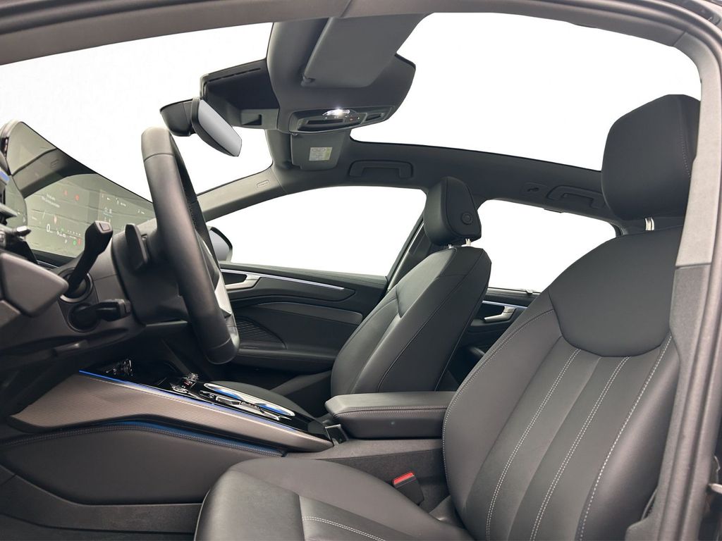 Audi A6 2026 г. Чёрный, пробег 29753 км