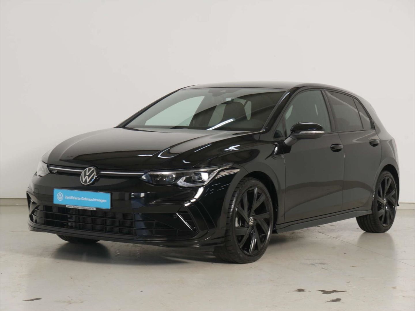 Volkswagen Golf 2024 г. Чёрный, пробег 15839 км