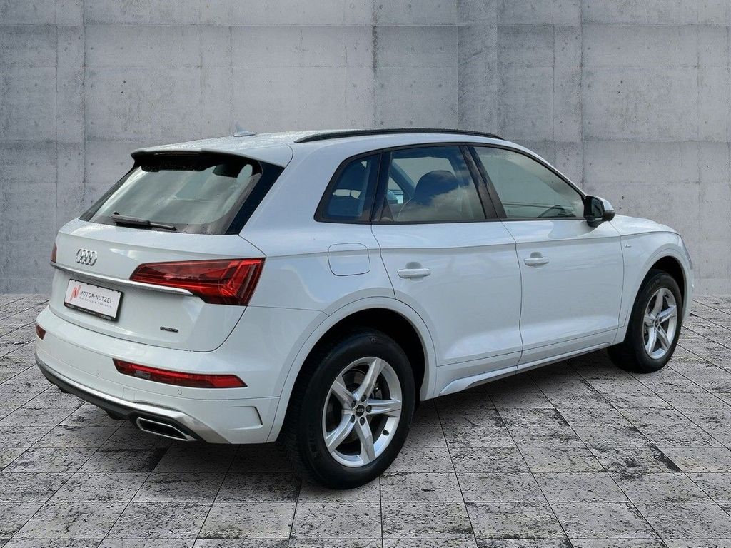 Audi Q5 2023 г. Белый, пробег 33560 км