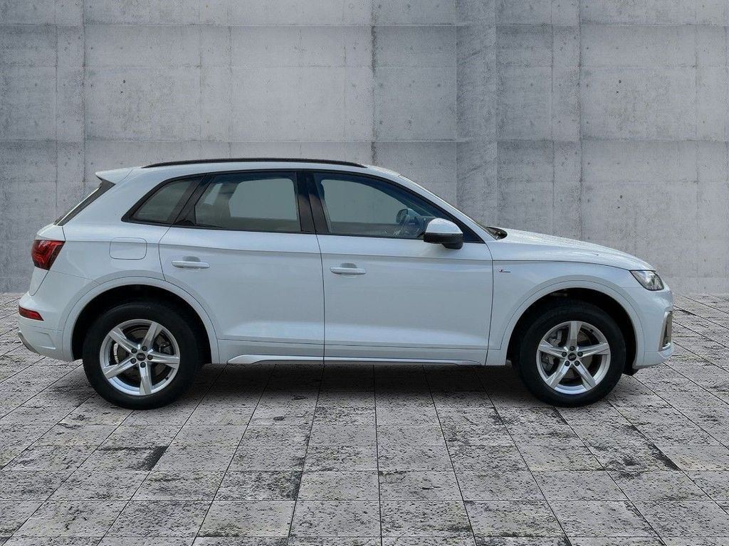 Audi Q5 2023 г. Белый, пробег 33560 км
