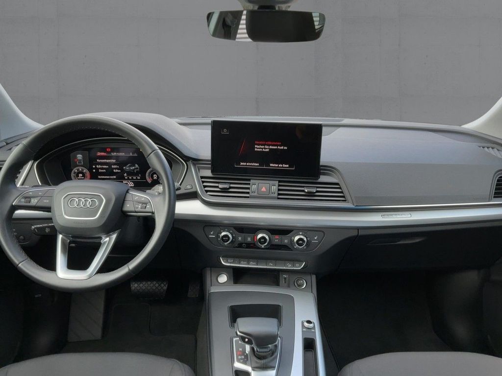 Audi Q5 2023 г. Белый, пробег 33560 км