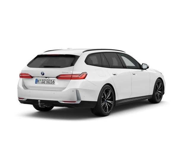 BMW 520 2025 г. Белый, пробег 25530 км