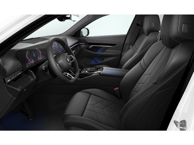 BMW 520 2025 г. Белый, пробег 25530 км