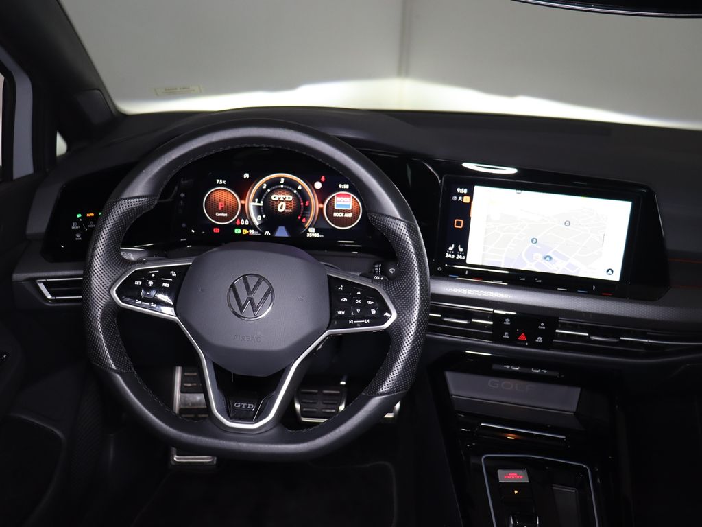 Volkswagen Golf 2023 г. Серый, пробег 35985 км
