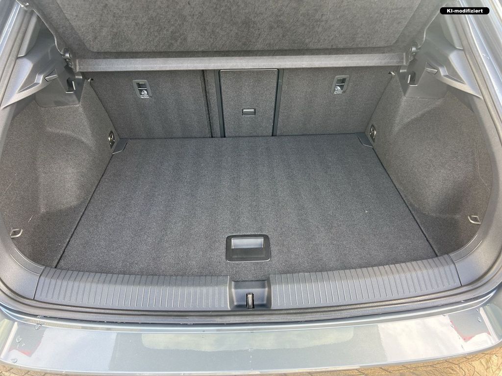 Volkswagen T-Roc 2022 г. Серый, пробег 22930 км