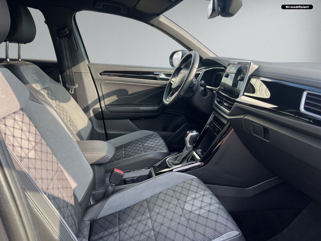 Volkswagen T-Roc 2022 г. Серый, пробег 22930 км