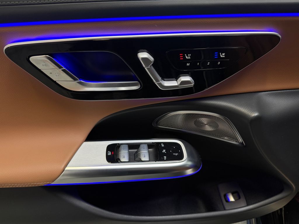 Mercedes-Benz E 220 2024 г. Чёрный, пробег 32000 км