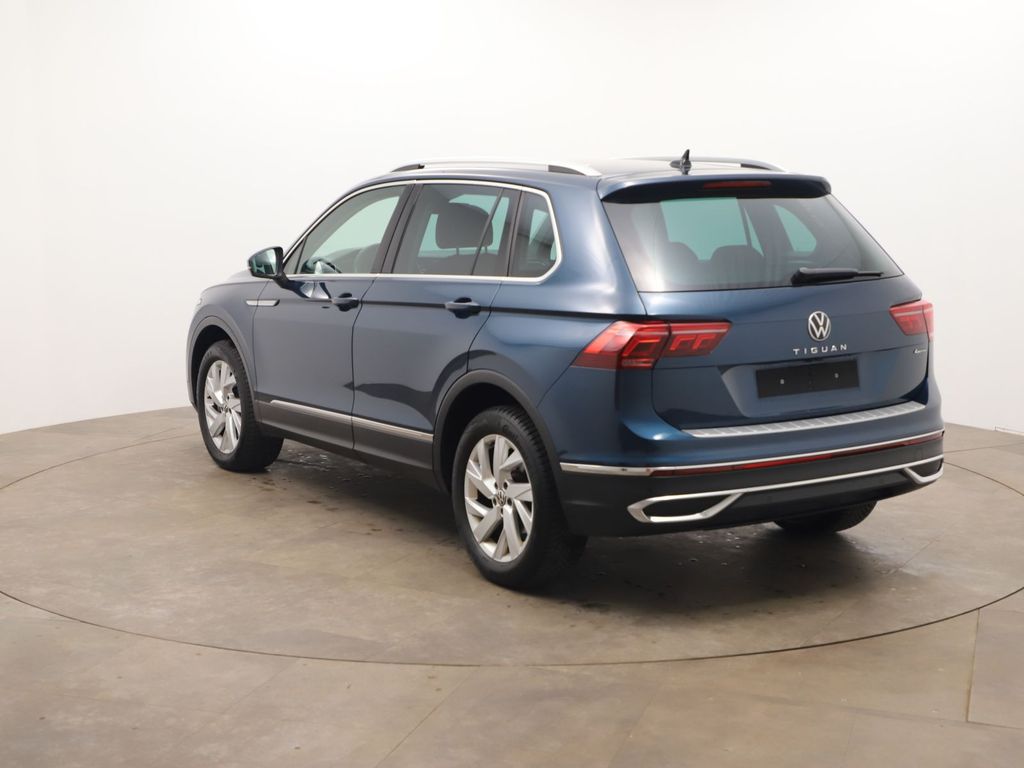 Volkswagen Tiguan 2023 г. Синий, пробег 56314 км