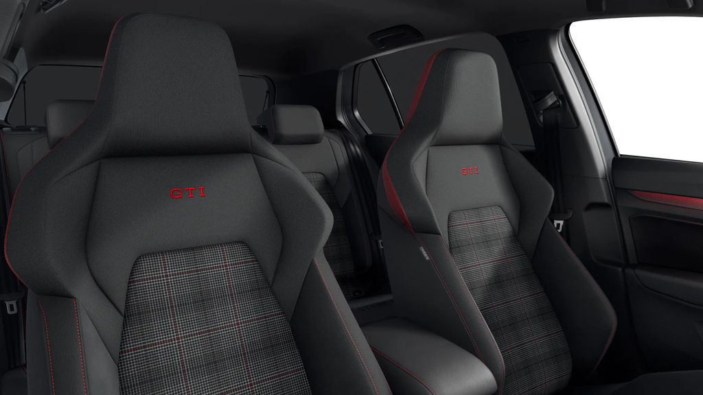 Volkswagen Golf 2026 г. Серый, пробег 26147 км