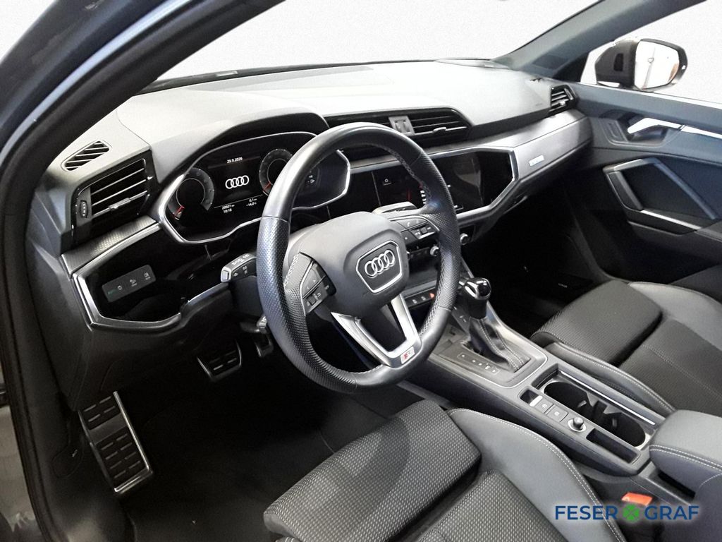 Audi Q3 2023 г. Серый, пробег 29590 км