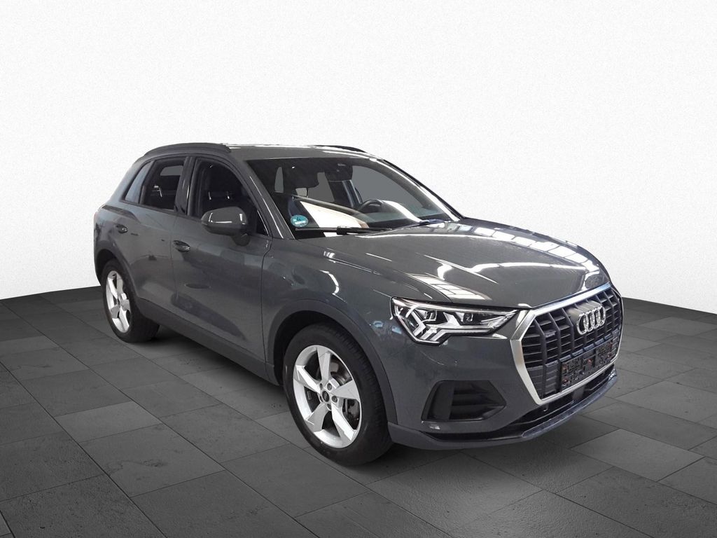 Audi Q3 2023 г. Серый, пробег 29590 км
