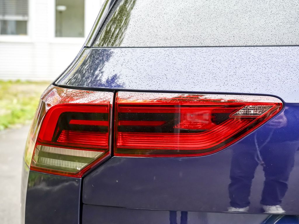 Volkswagen Golf 2022 г. Синий, пробег 53005 км