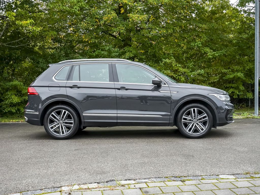 Volkswagen Tiguan 2023 г. Серый, пробег 56874 км