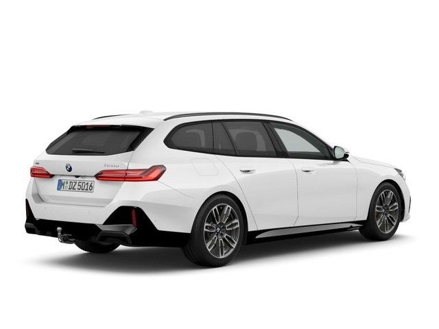 BMW 520 2026 г. Белый, пробег 4915 км