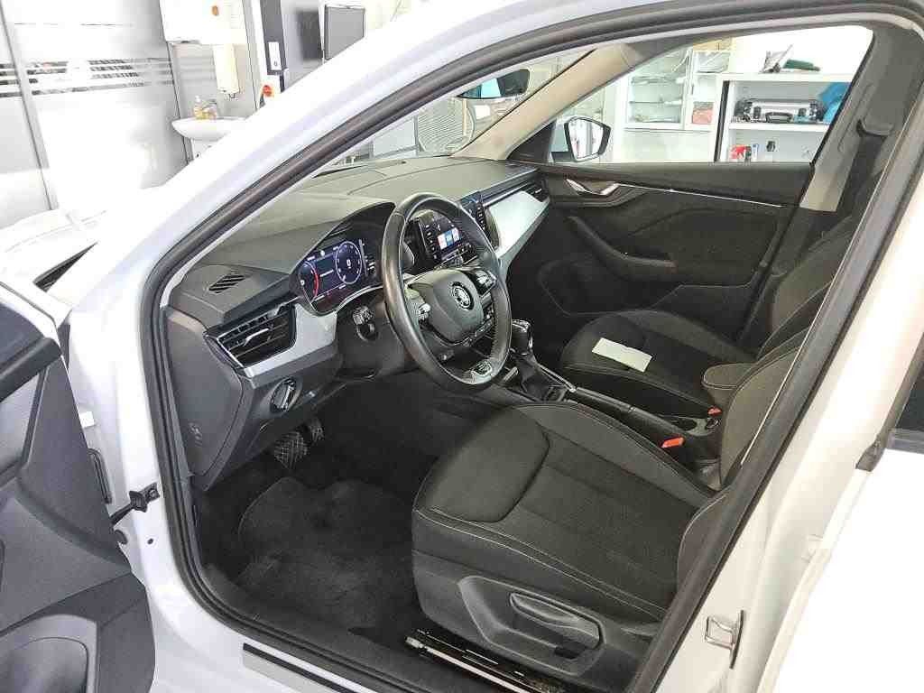 Skoda Kamiq 2022 г. Белый, пробег 53276 км