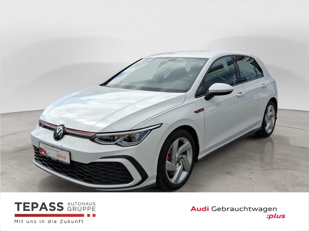 Volkswagen Golf 2023 г. Белый, пробег 22734 км