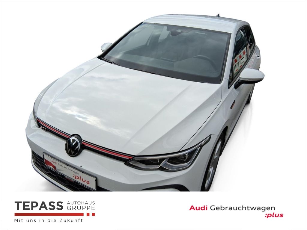 Volkswagen Golf 2023 г. Белый, пробег 22734 км