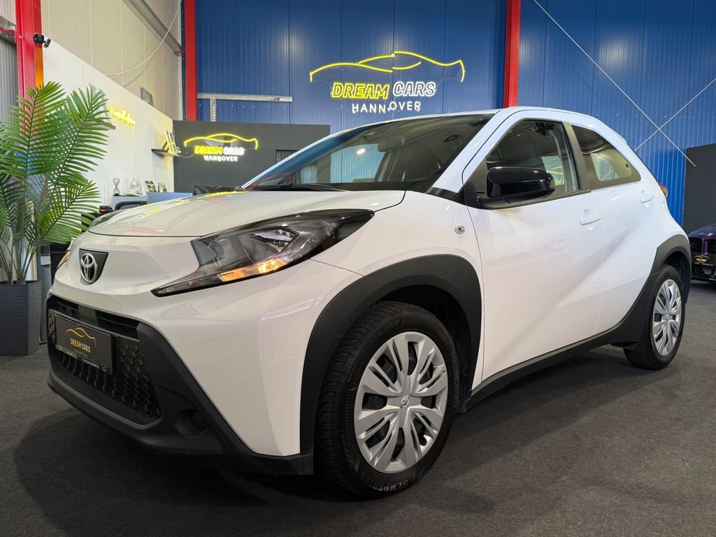 Toyota AYGO (X) 2022 г. Белый, пробег 57040 км